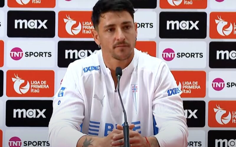 Zampedri en la conferencia de capitanes.
